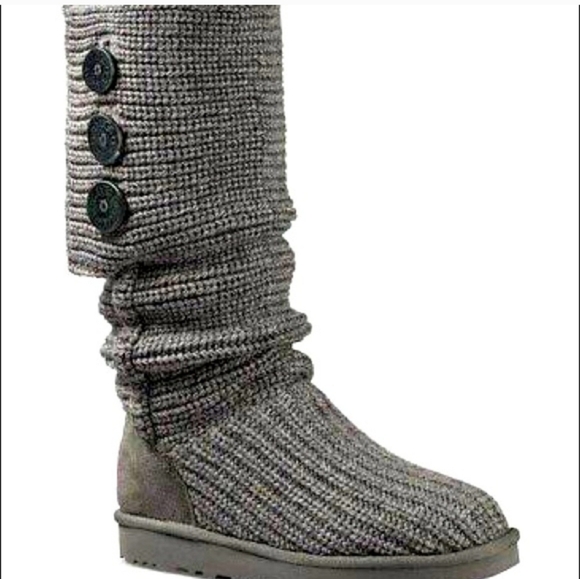 UGG Women 5819 Gray Sweater Button Side Knit Shoes Boots Sz 7 - Picture 1 of 10